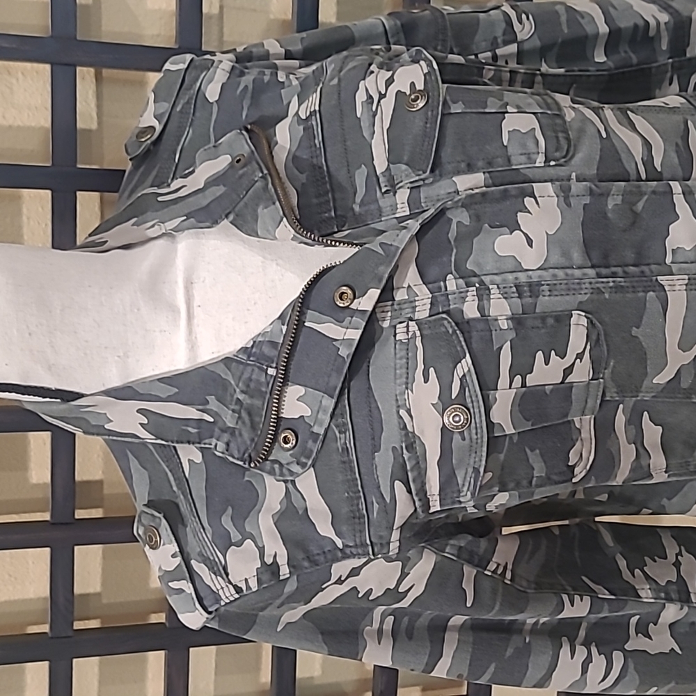 Camo Jacket - Picture 2 of 8